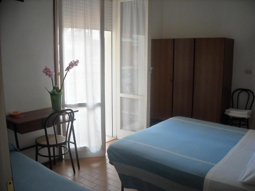 Hotel Mirella Rimini Oda fotoğraf