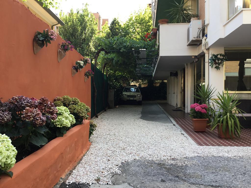 Hotel Mirella Rimini Dış mekan fotoğraf